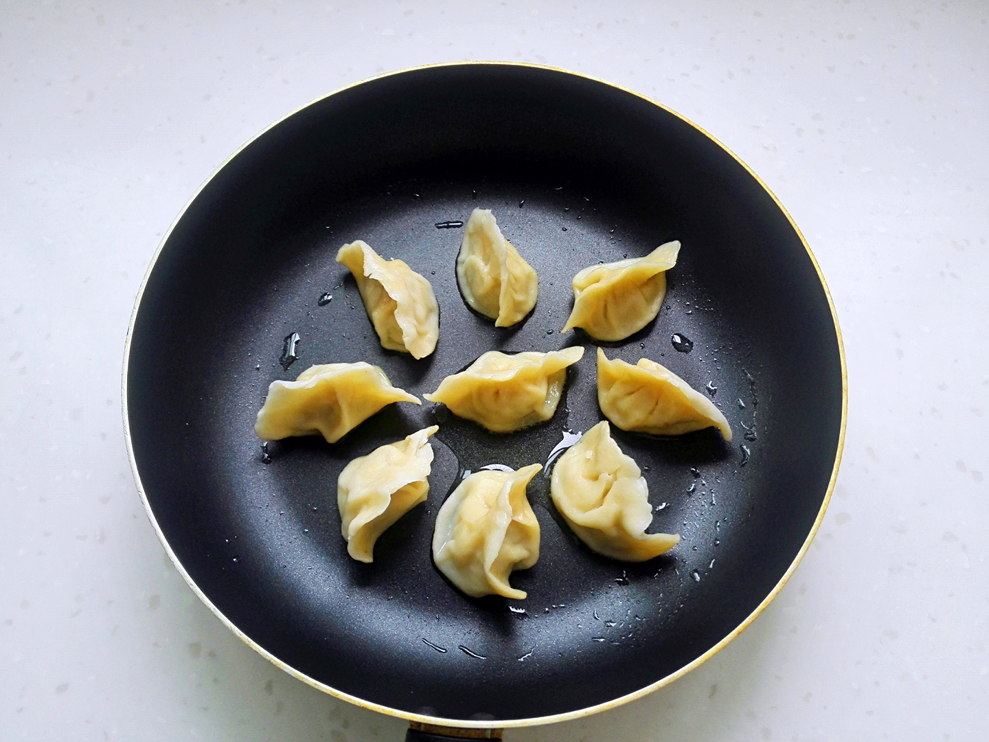 抱蛋煎饺