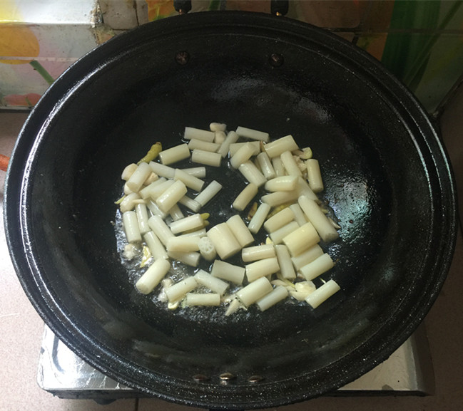 泡椒藕带炒肉片