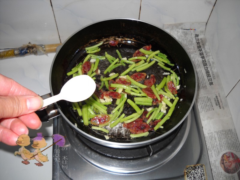 茼蒿炒香肠