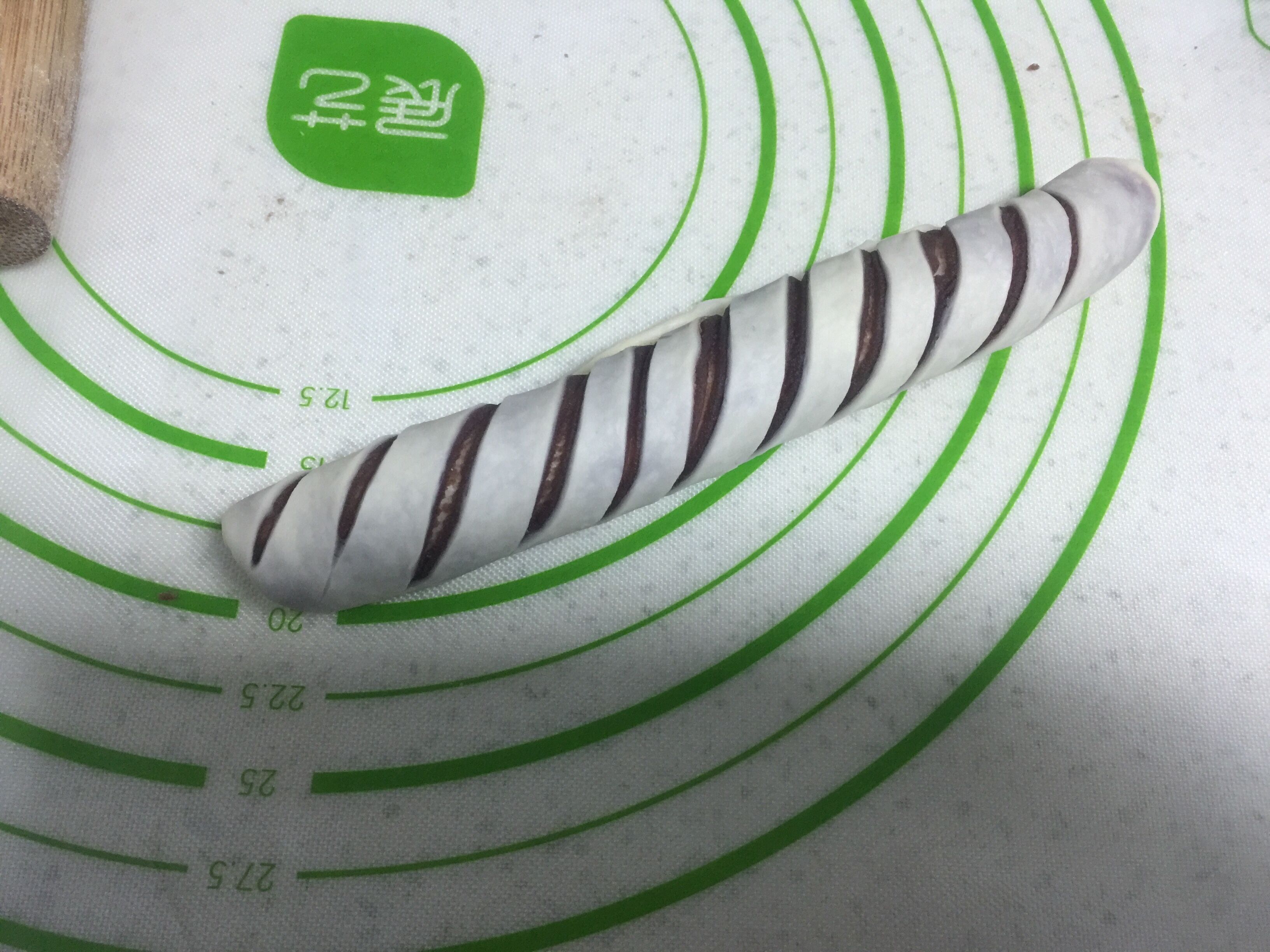 花环形豆沙面包