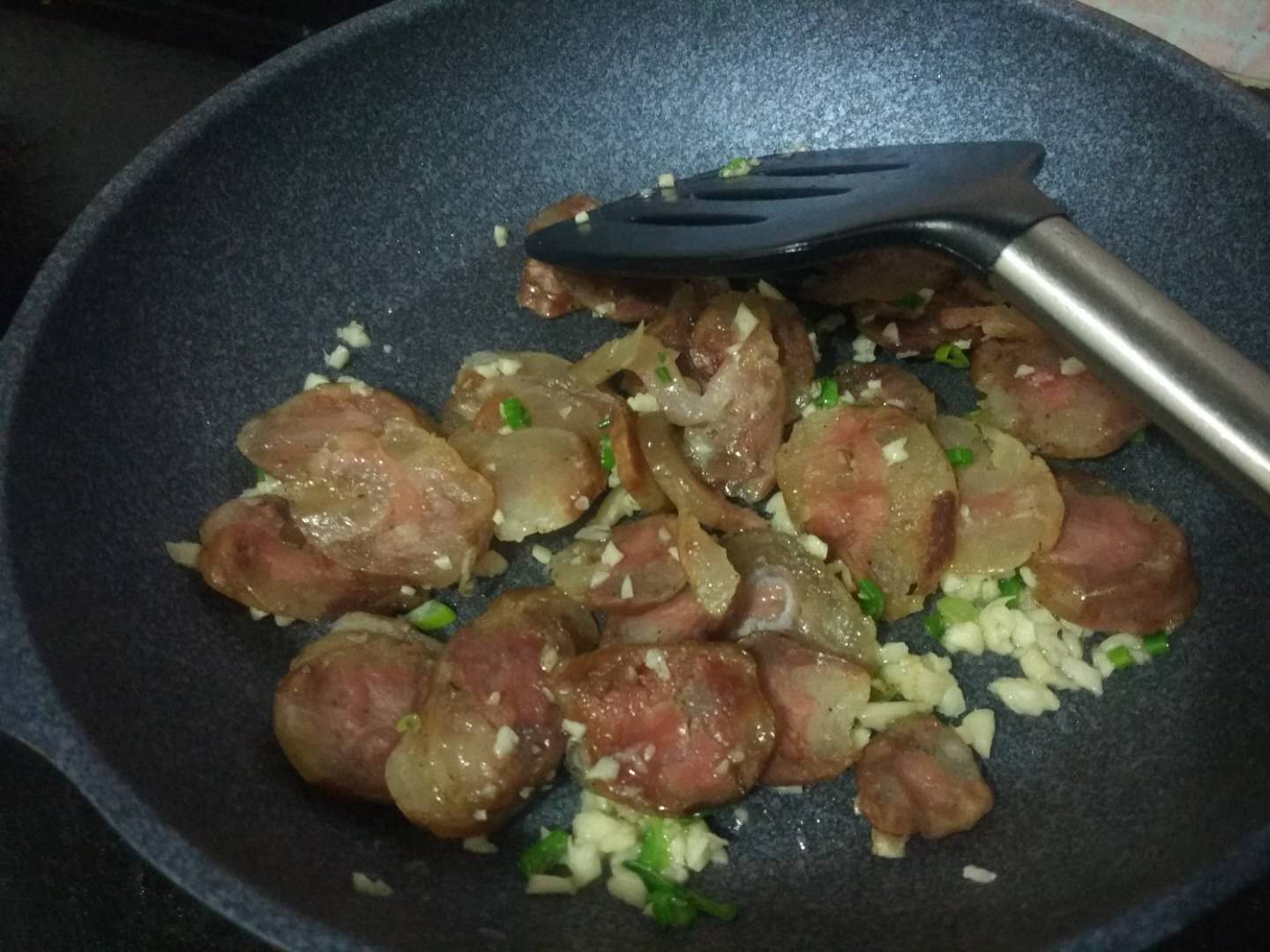 杏鲍茹炒腊肠