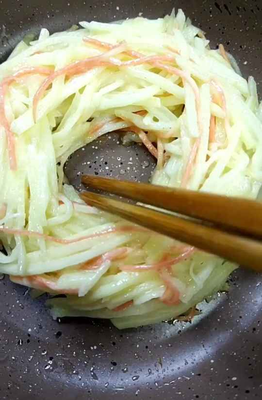 番茄酱土豆丝煎饼