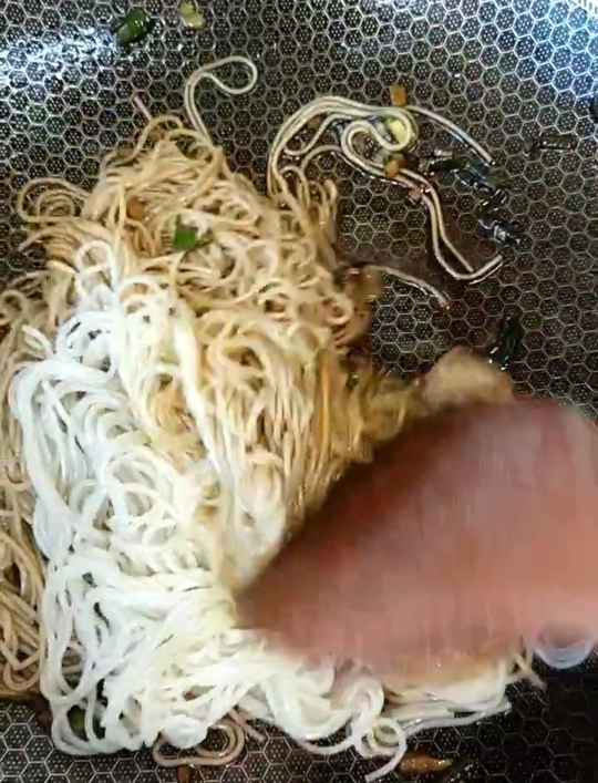 酱油拌面