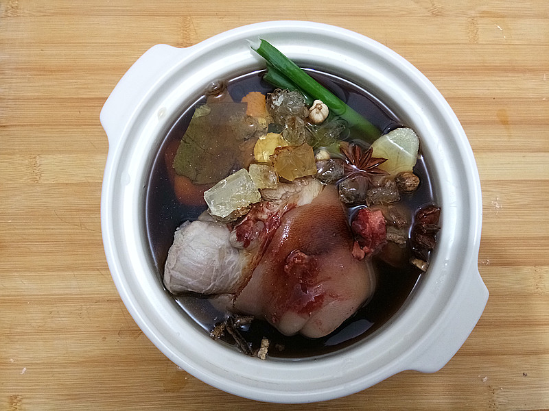 冰糖肘子