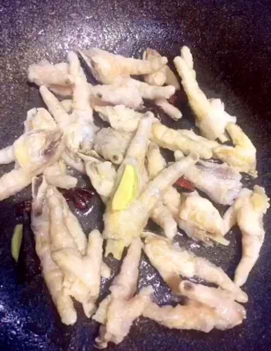 红烧鸡爪