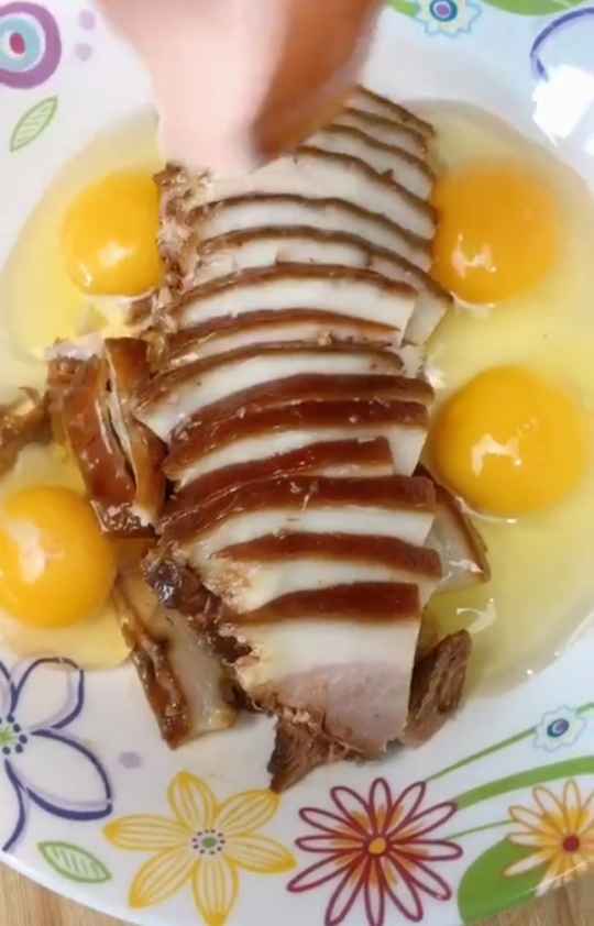 卤肉蒸蛋