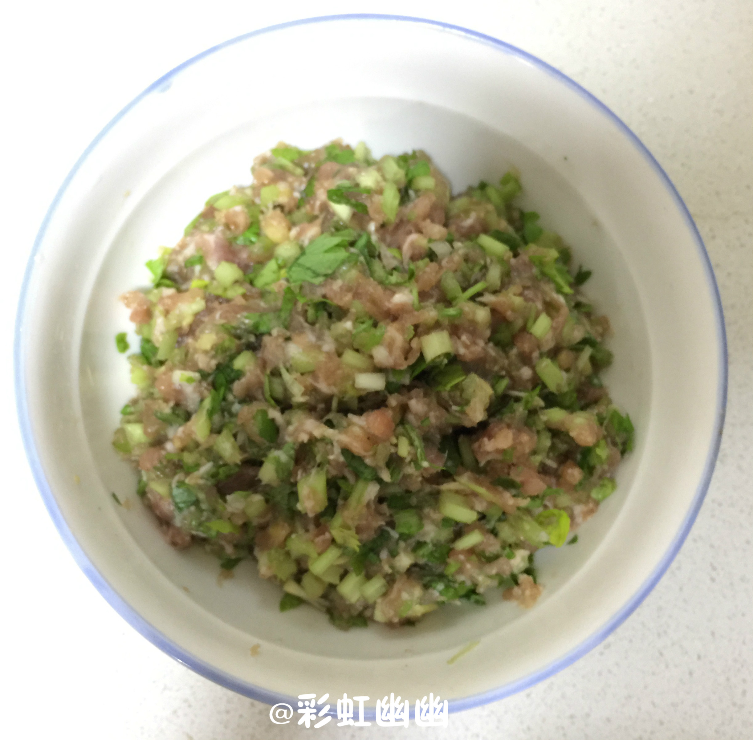 猪肉毛芹菜锅贴