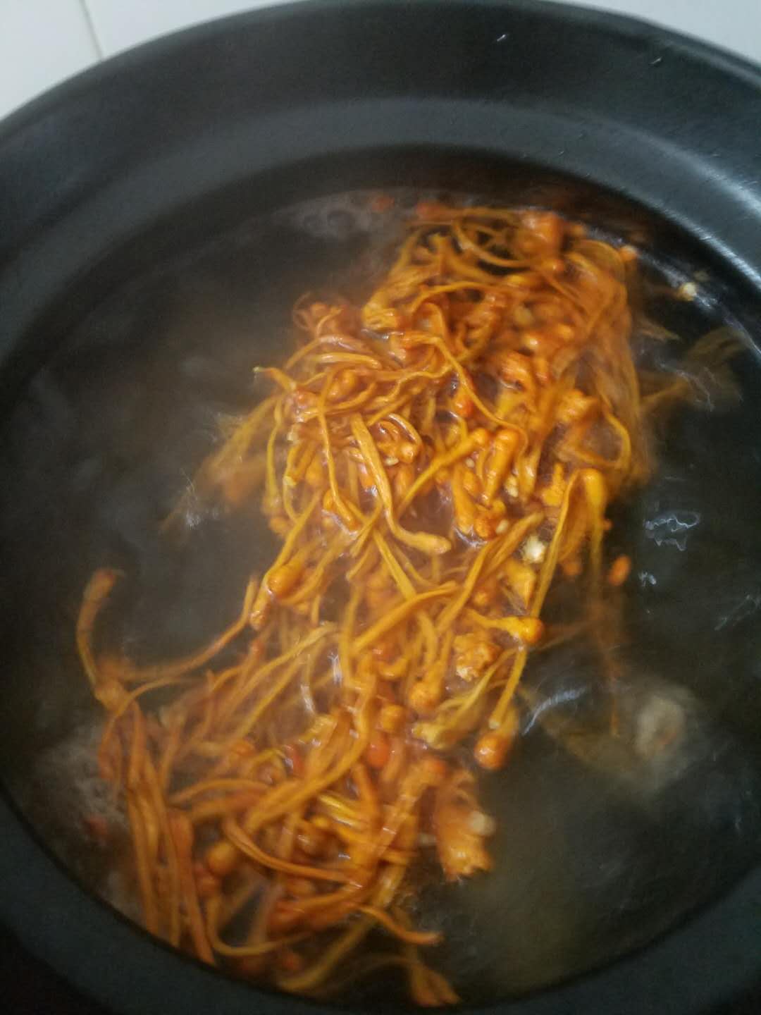 虫草花，栗子鸡肉汤