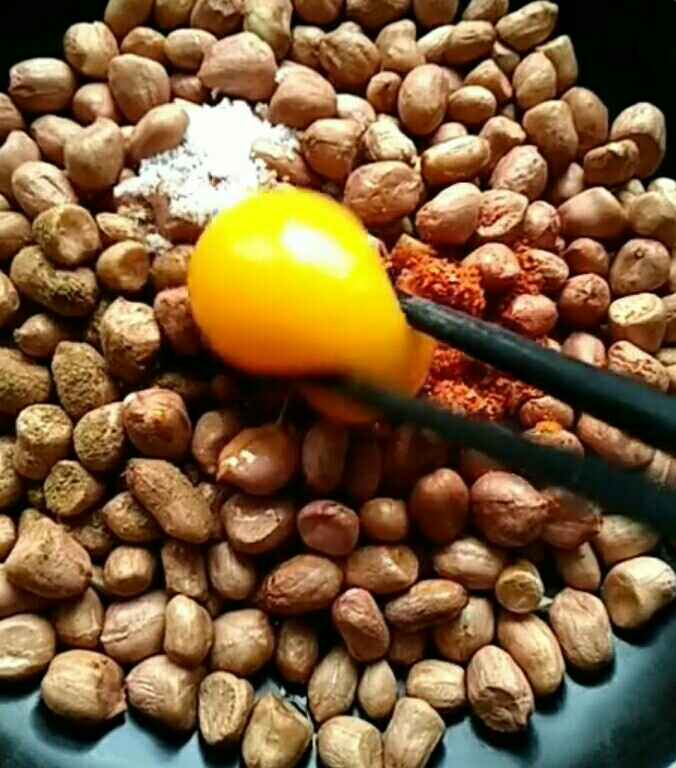 油炸花生米