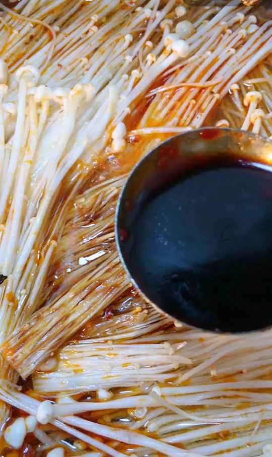 麻辣金针菇