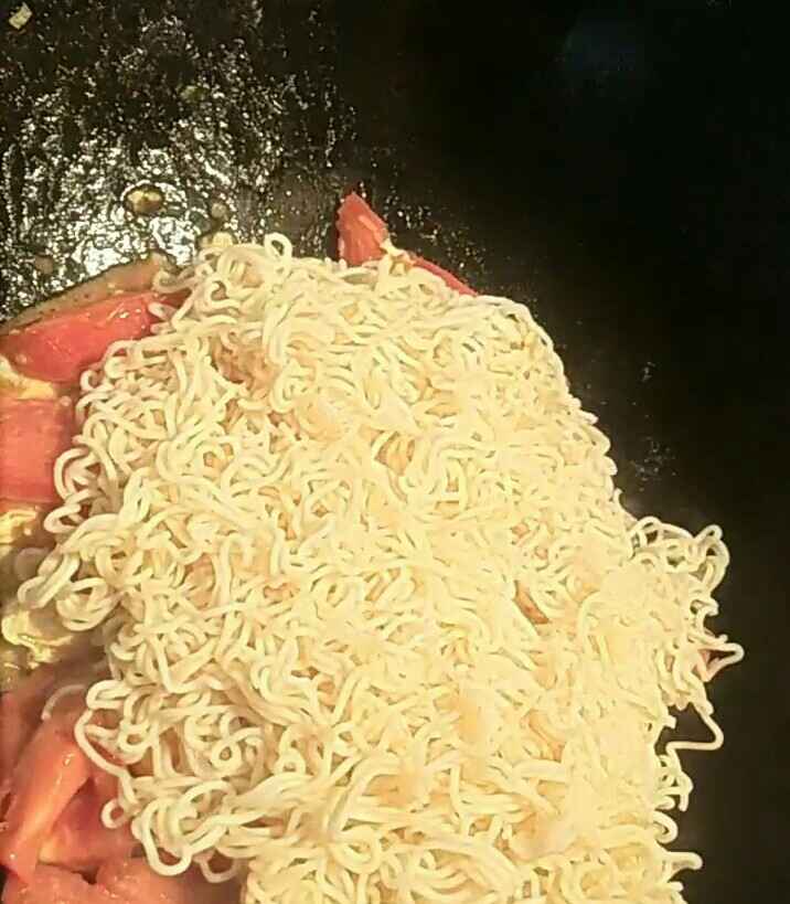 西红柿鸡蛋方便面