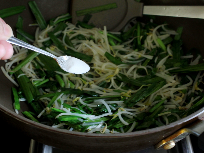 韭菜炒绿豆芽