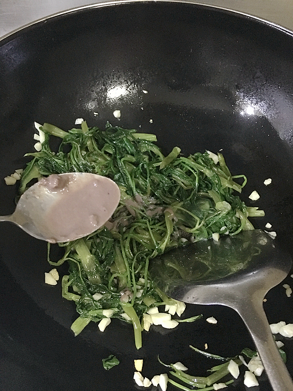 蒜蓉虾酱炒通菜
