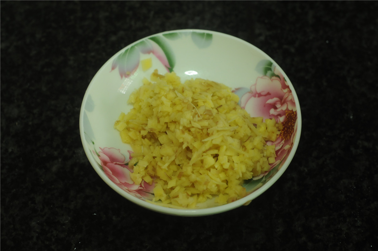 芹菜炒鱿鱼卷