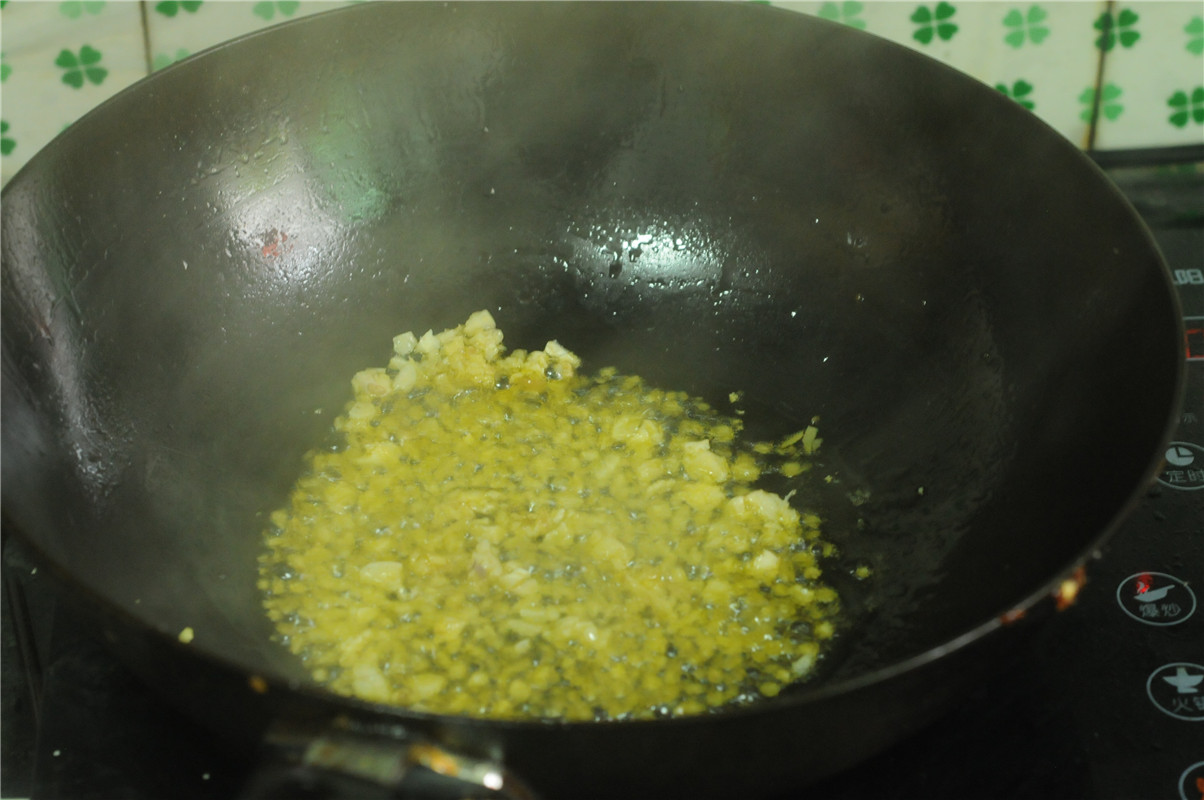 芹菜炒鱿鱼卷