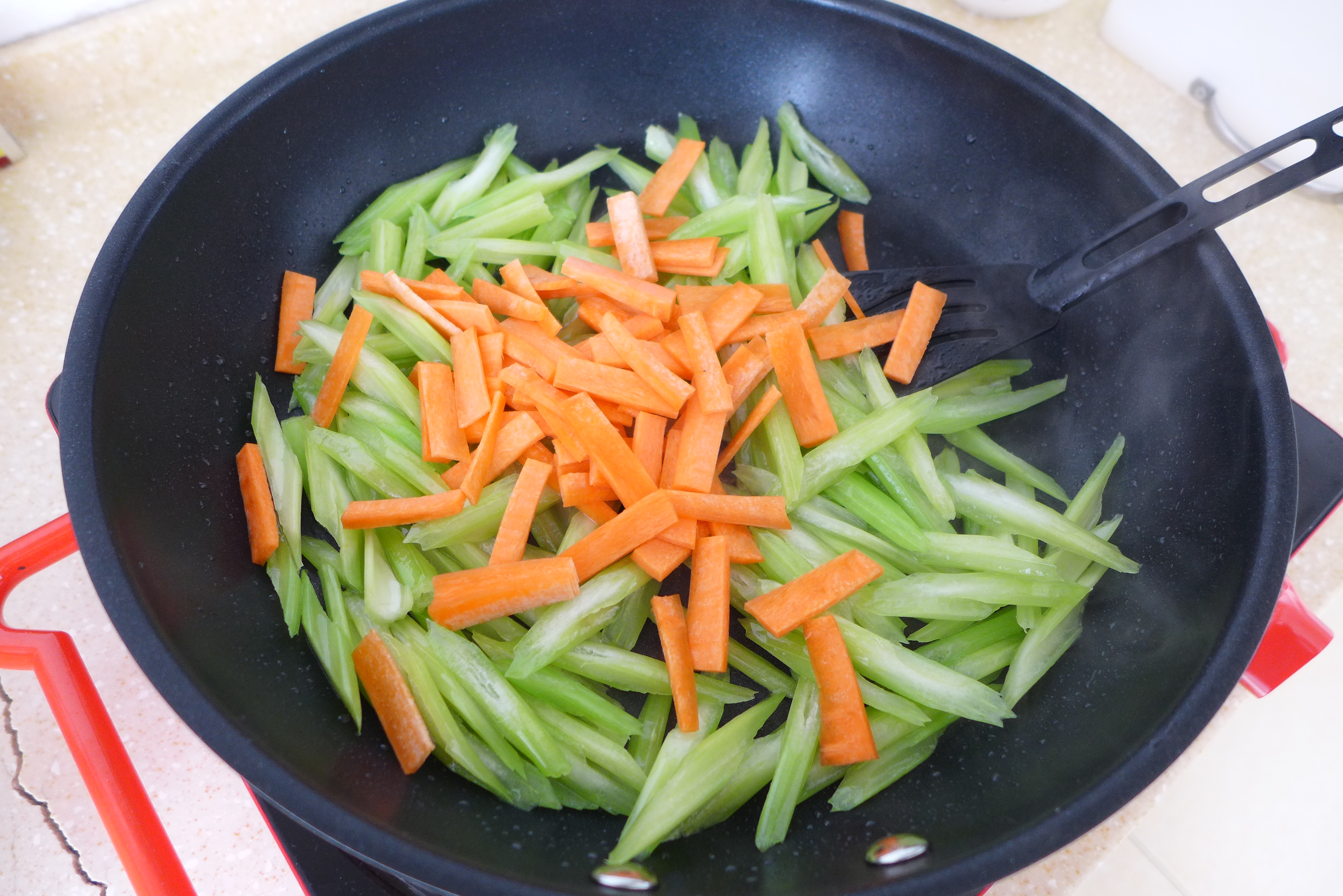 香芹牛肉炒核桃