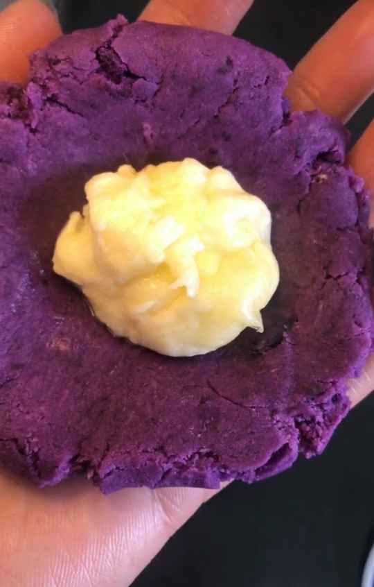 拔丝紫薯饼