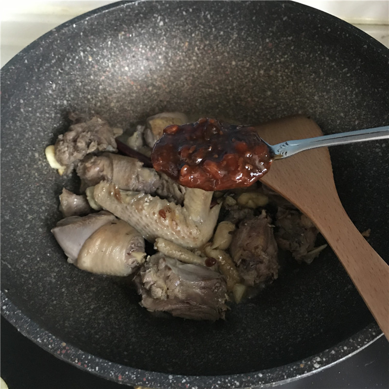 鸡肉炖土豆