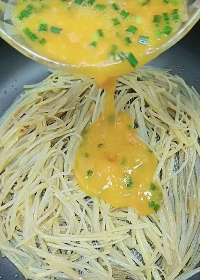 土豆丝鸡蛋饼