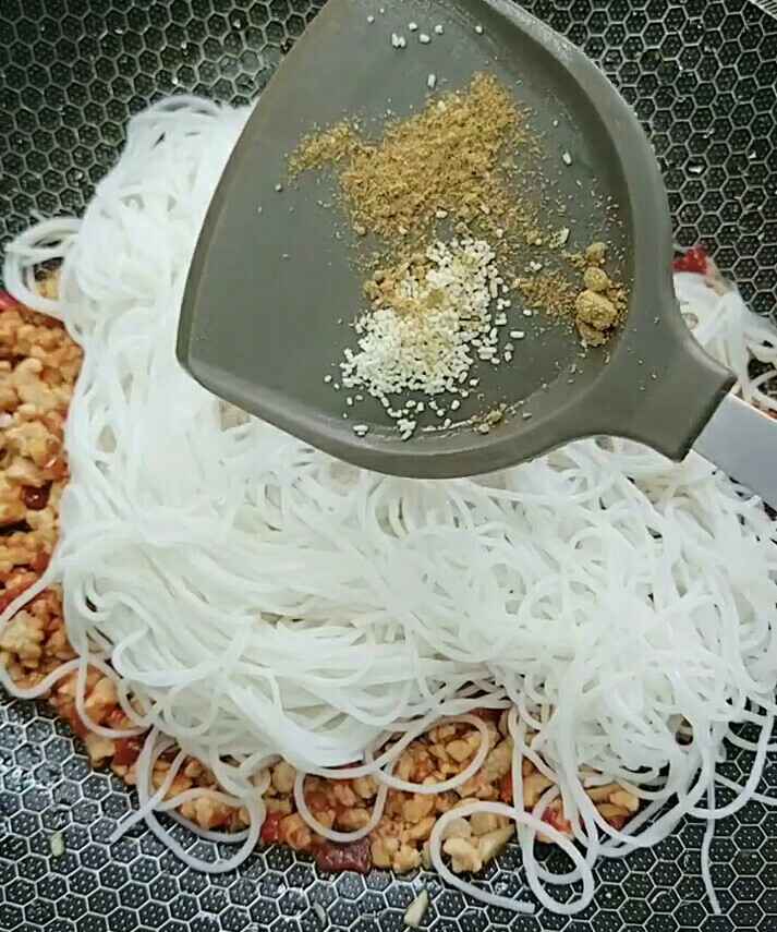 粉丝炒肉末