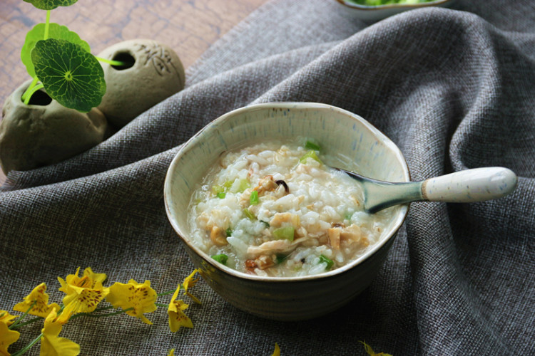 淡菜鸡丝二米粥