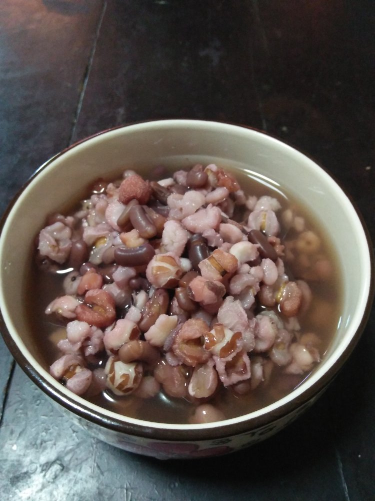 赤豆薏米芡实粥