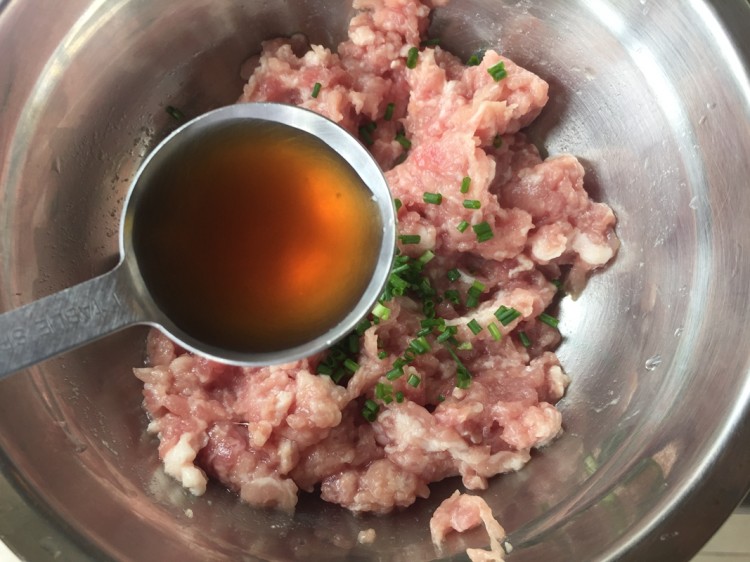 油面筋塞肉烩丝瓜