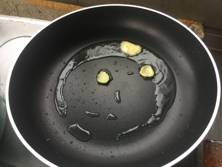 油面筋塞肉烩丝瓜