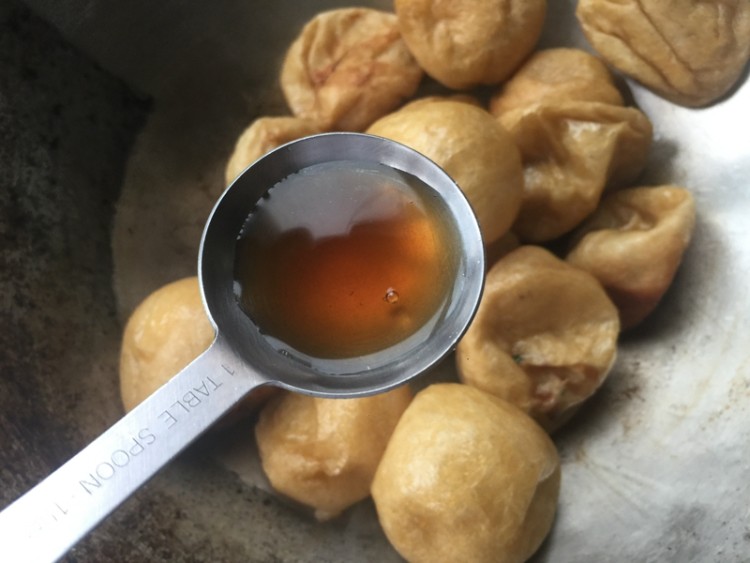 油面筋塞肉烩丝瓜