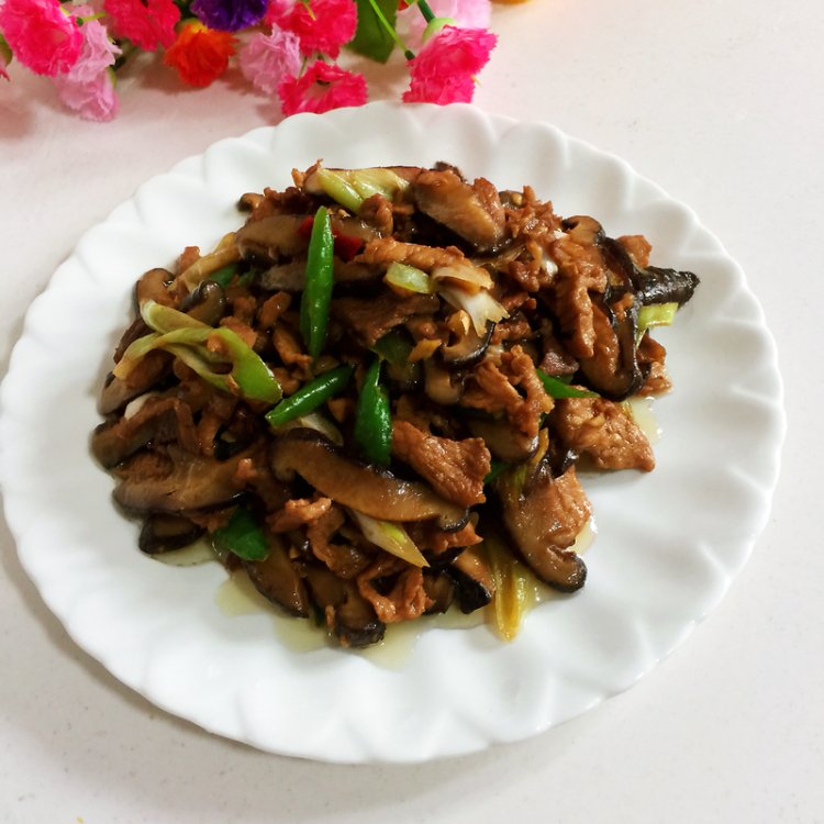 香菇炒肉