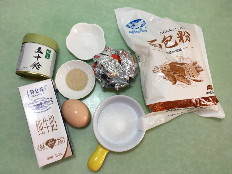 抹茶蜜豆辫子面包