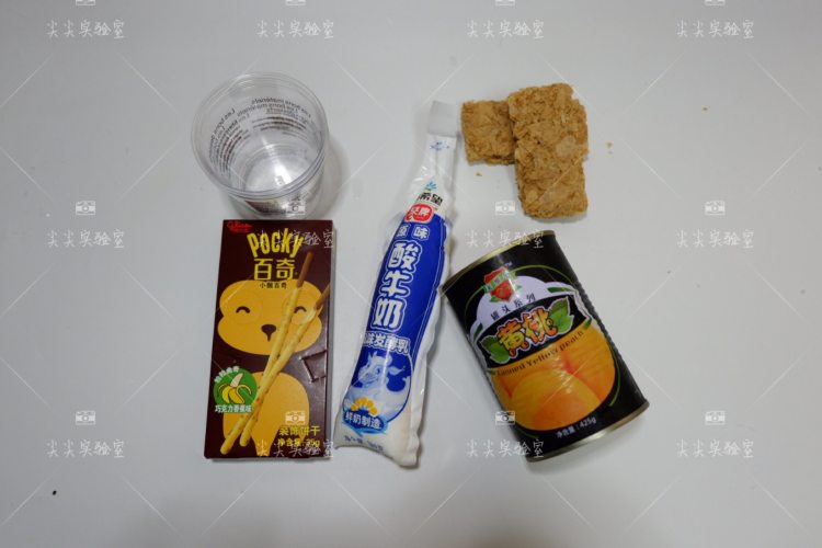 黄桃酸奶燕麦杯