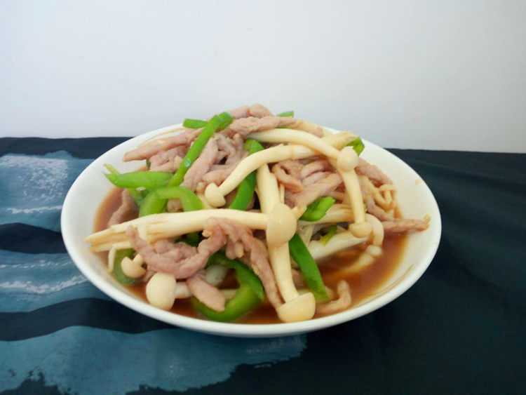 肉丝炒海鲜菇