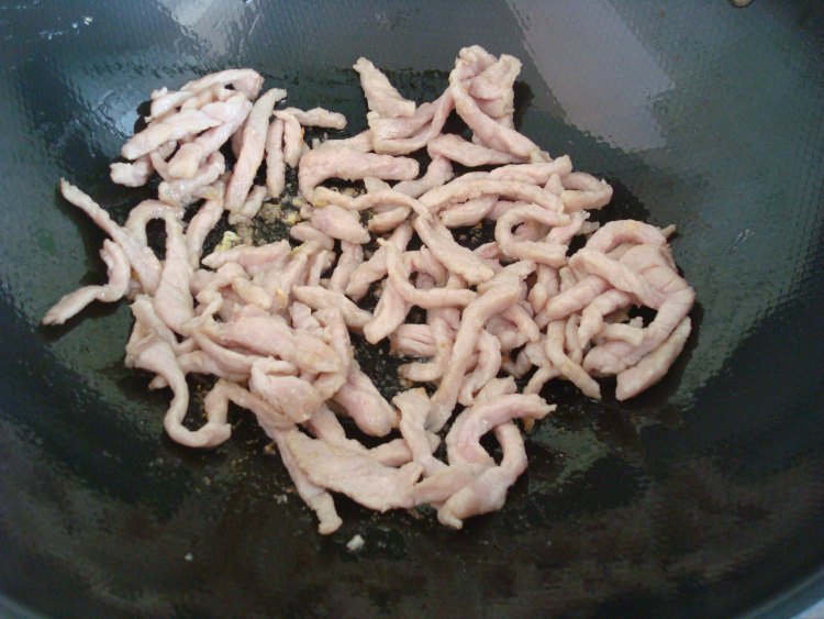 肉丝炒海鲜菇