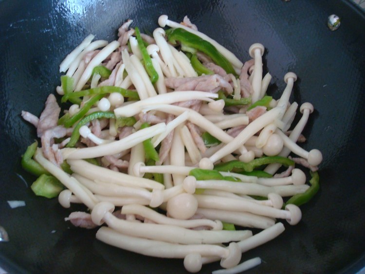 肉丝炒海鲜菇