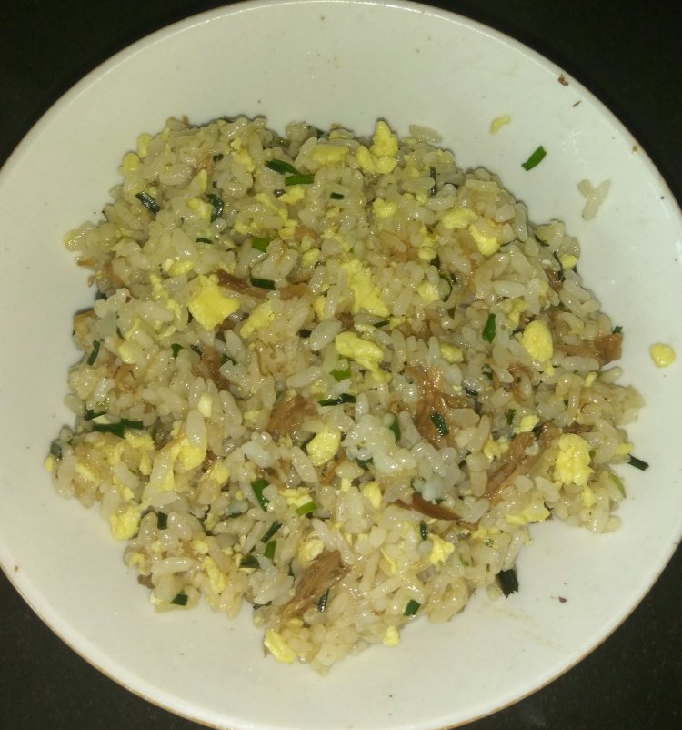 鸭肉韭菜蛋炒饭