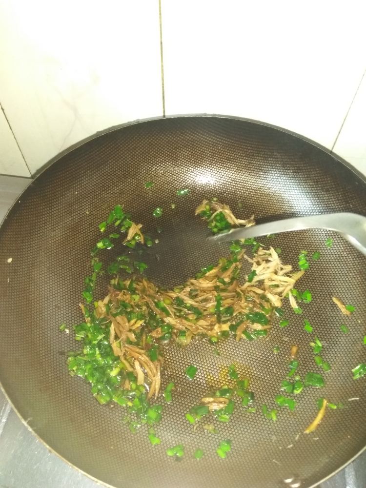 鸭肉韭菜蛋炒饭
