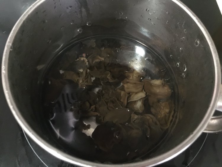 凉拌海蜇