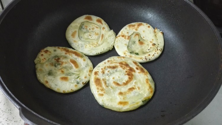 饺子皮葱油饼