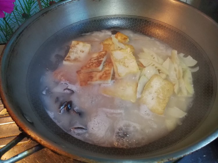 三鲜豆腐煲