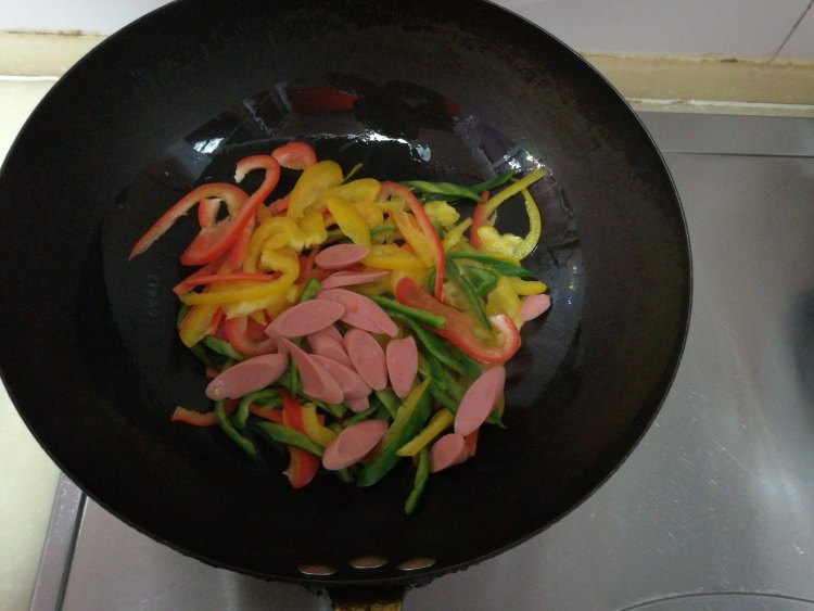 彩椒黄针菇