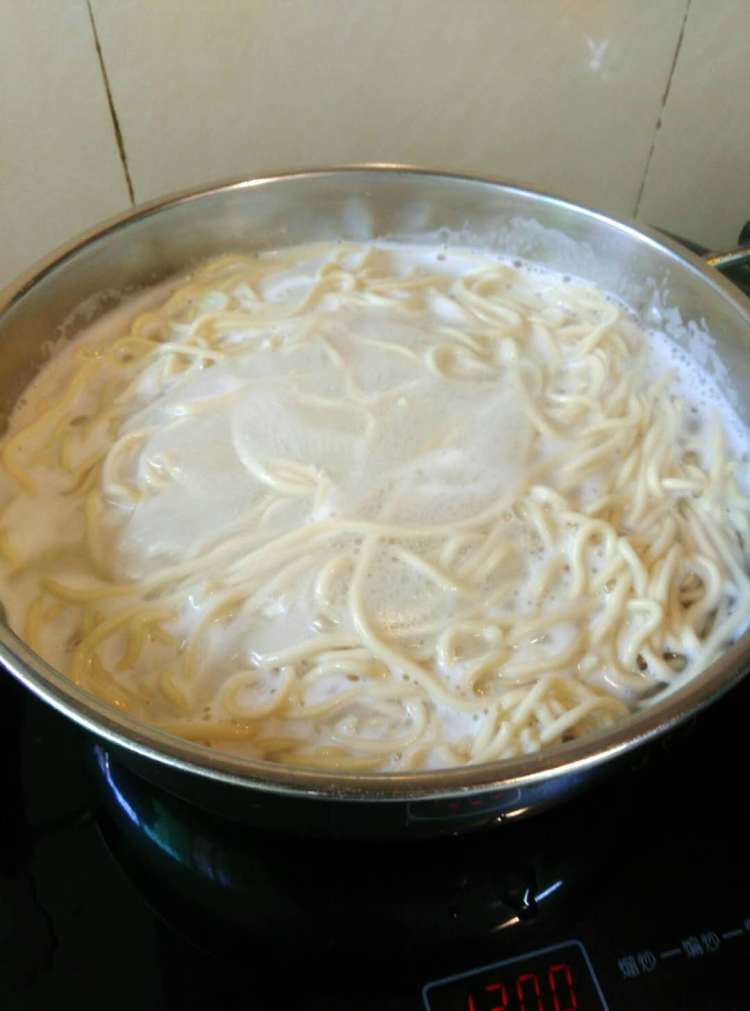 杂菜炒面条