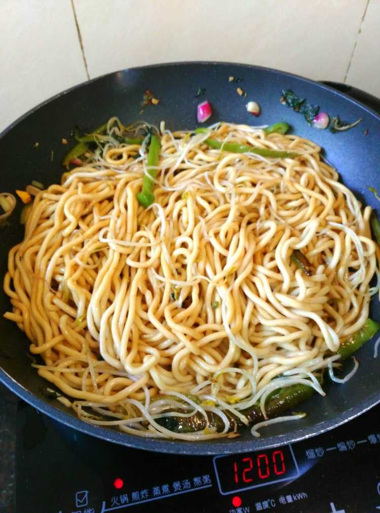 杂菜炒面条
