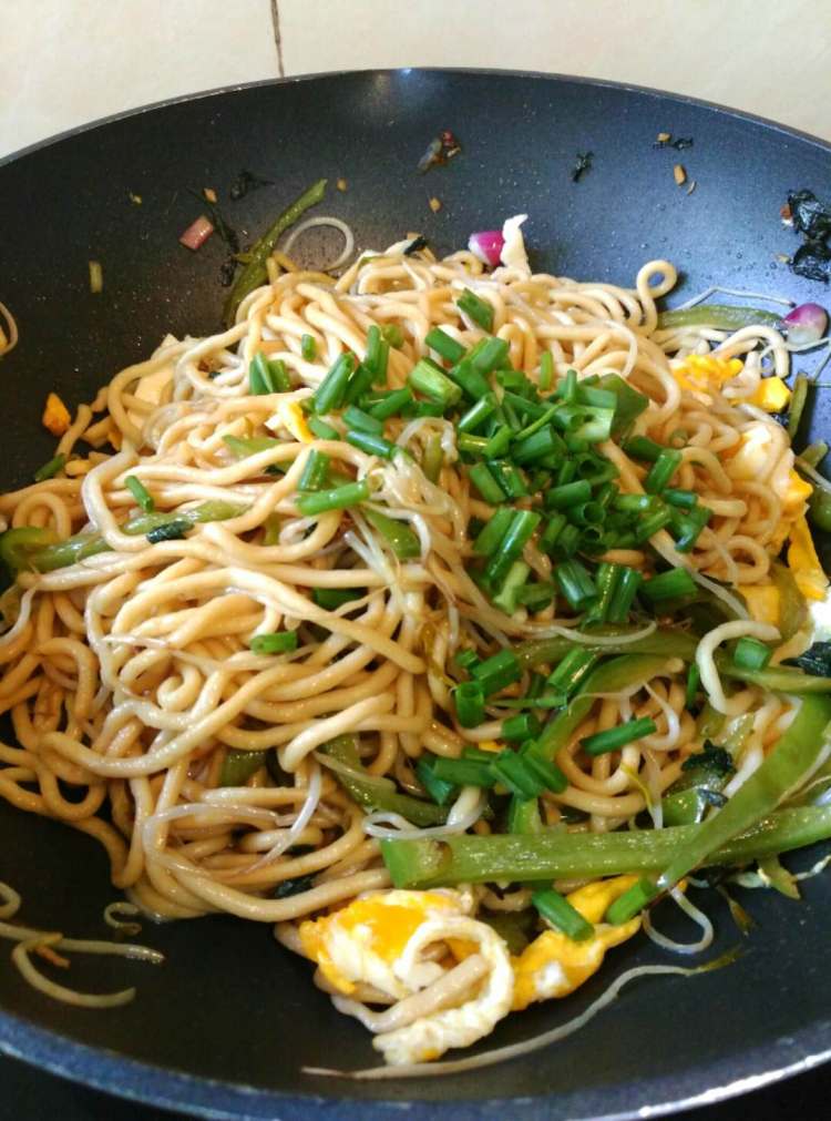 杂菜炒面条