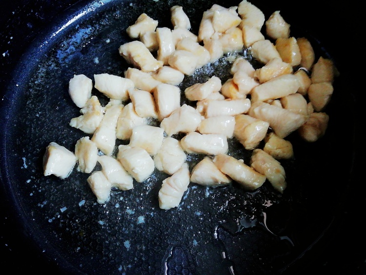 毛豆炒鸡丁