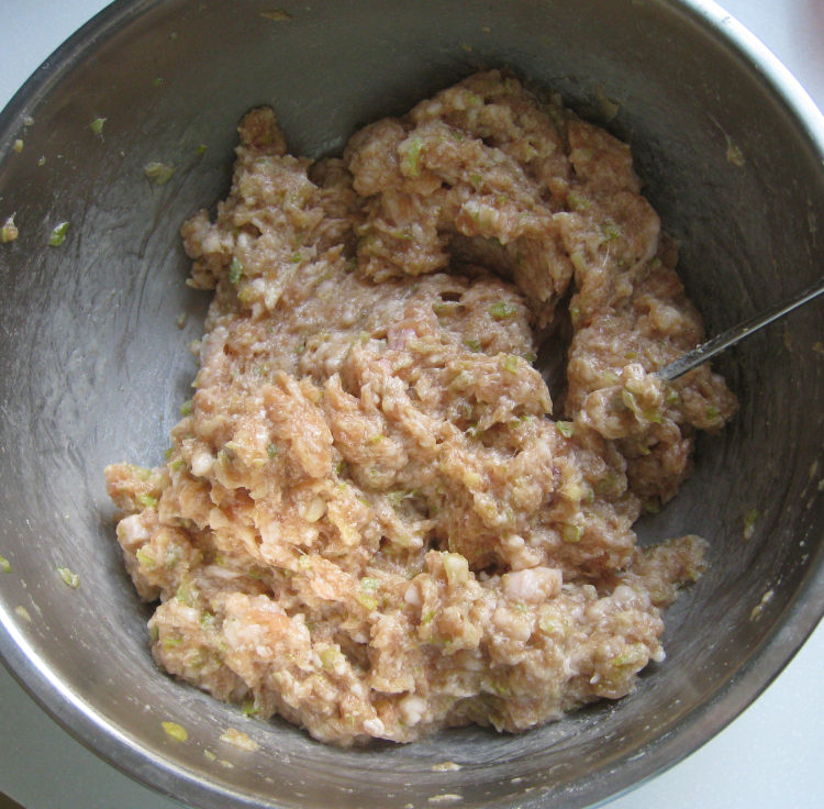 香菇猪肉胡萝卜馅蒸饺