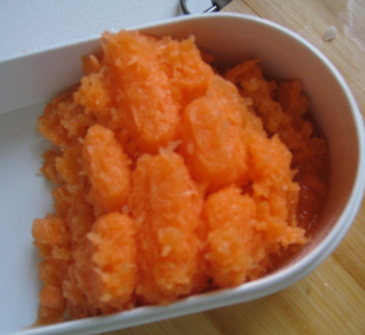 香菇猪肉胡萝卜馅蒸饺