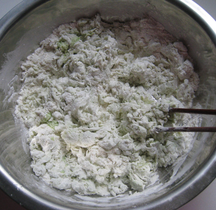 香菇猪肉胡萝卜馅蒸饺