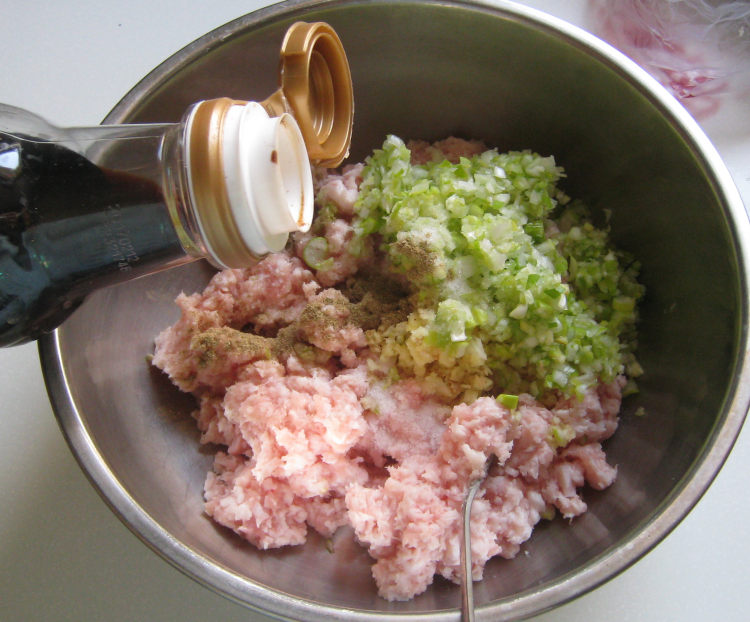 香菇猪肉胡萝卜馅蒸饺