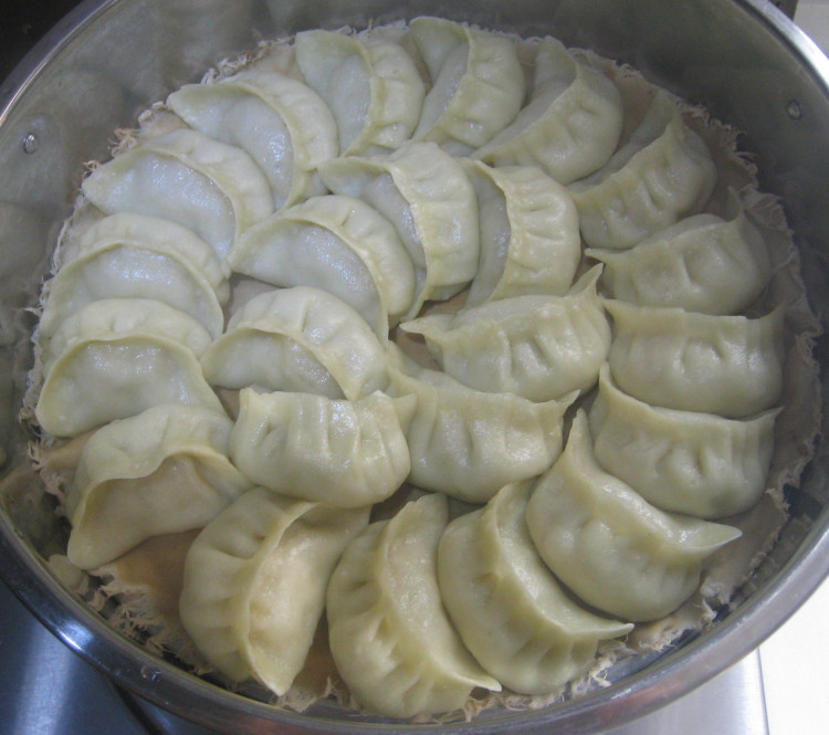 香菇猪肉胡萝卜馅蒸饺